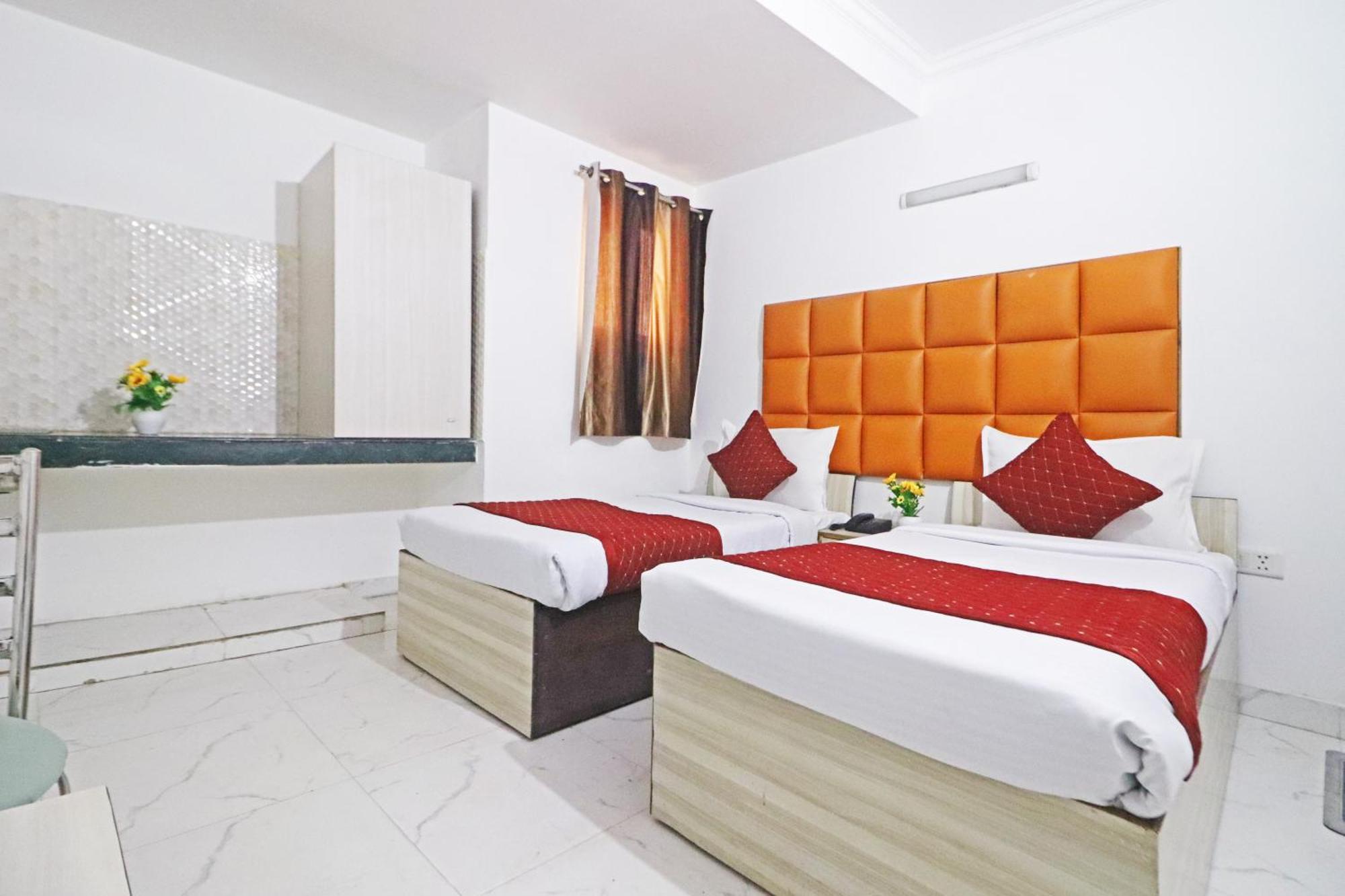 Hotel Clink New Delhi Airport Exterior photo