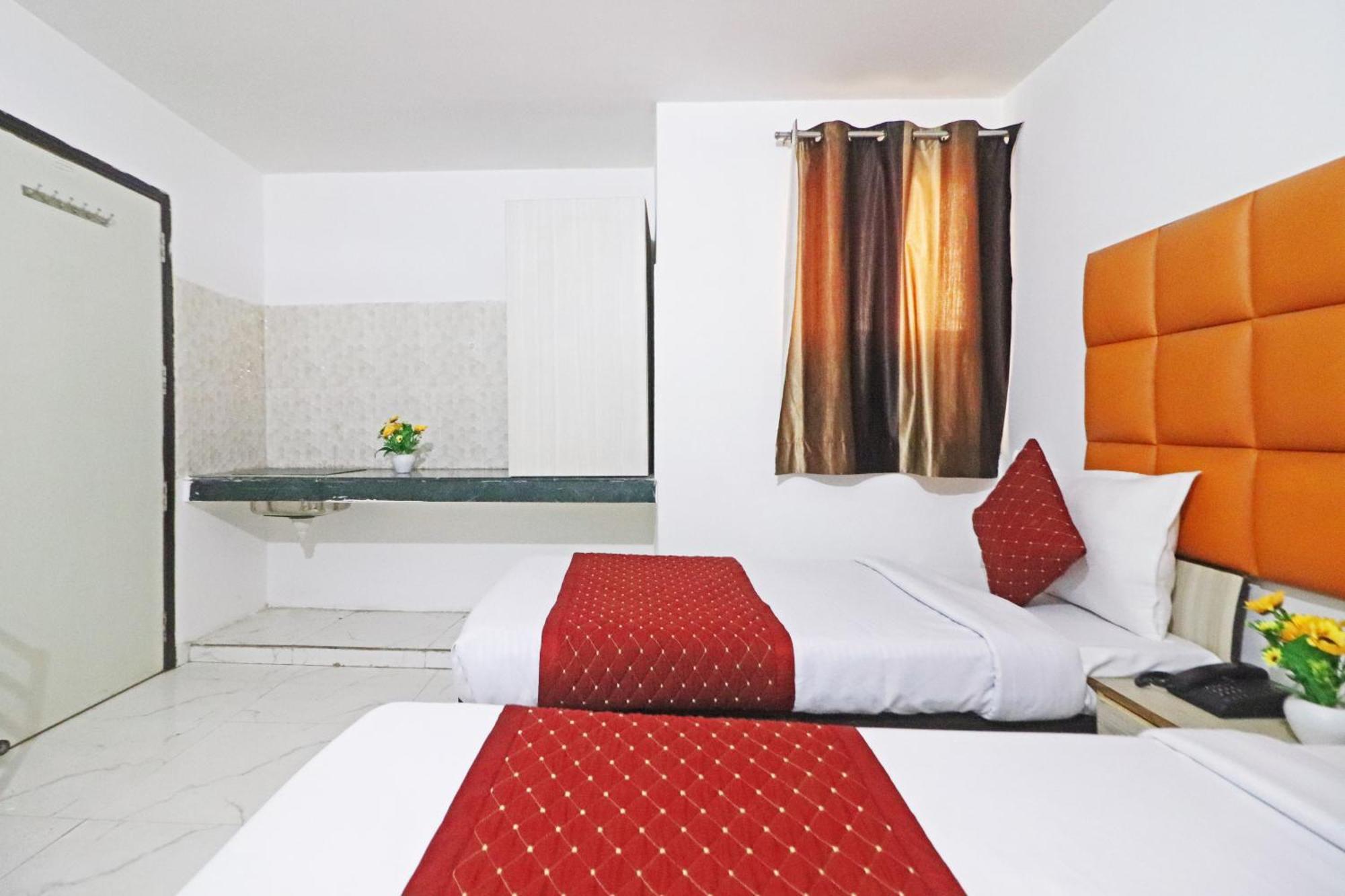 Hotel Clink New Delhi Airport Exterior photo